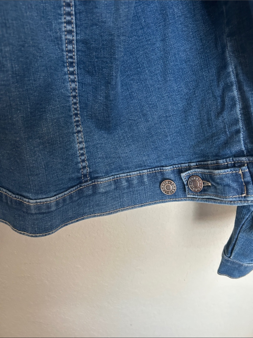 torrid Blue Denim Trucker Jacket with Tag - Picture 6 of 7